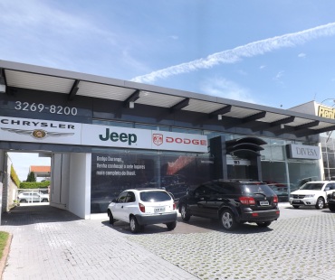 Cocessionária Seminovos: Chrysler - Dodge - Jeep - Divesa. - 